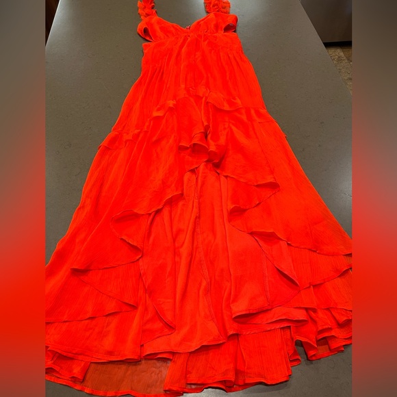 - Lulu’s Always A Dreamer Red Chiffon Tiered High-Low Dress Sz: M - Picture 9 of 13